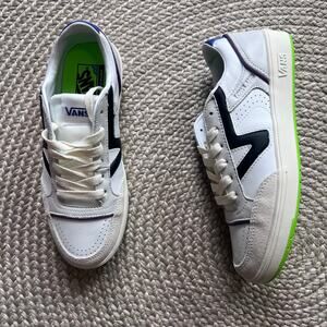 VANS Lowland Comfycush Sneaker Sz 8 mens/ 9.5 womens